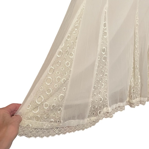 Elegant Cream Lace Trim Dress-Lace Inserts-Tie Back-Lined-Sheer-Side -Zip-Size S - Picture 2 of 10